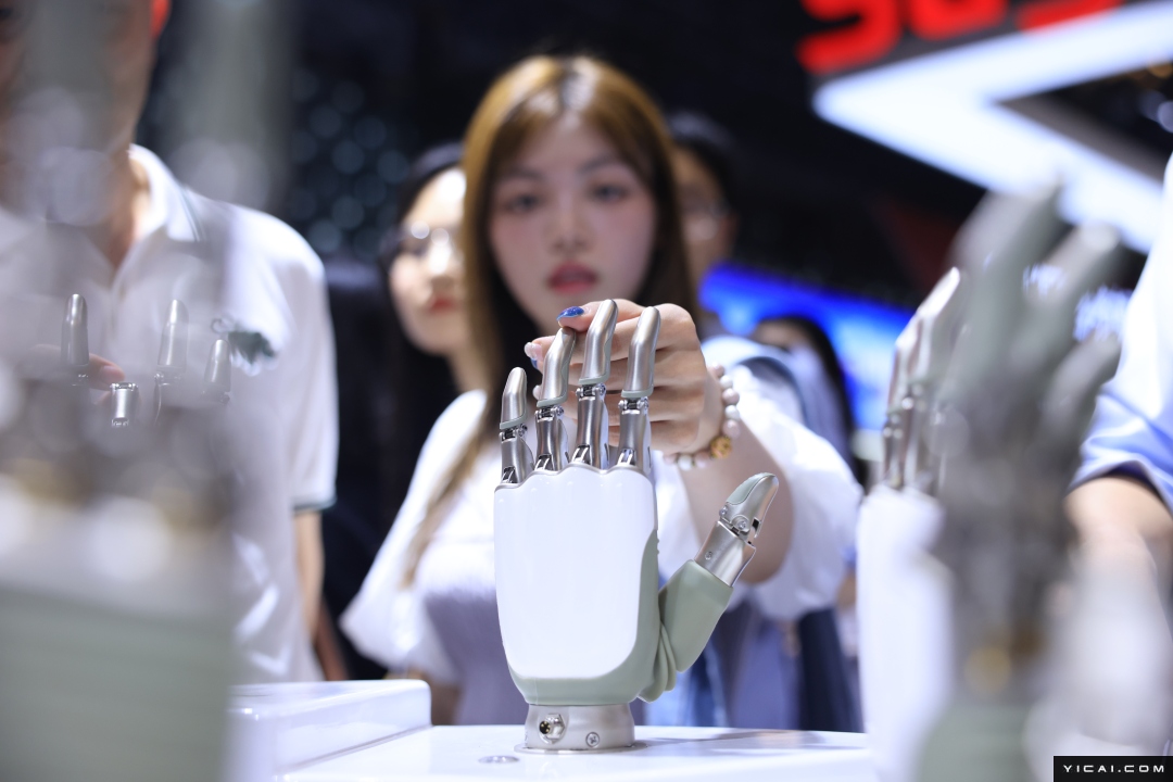 十人憧憬AI十年：它會把世界變成什么樣子