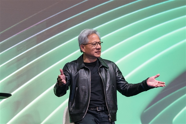 黃仁勛：所有產(chǎn)品全部賣(mài)光了！