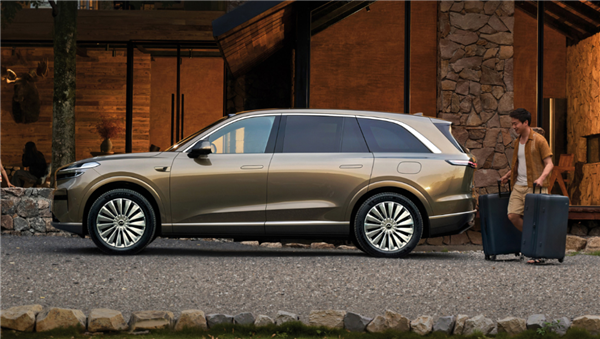 李斌：純電大三排SUV時代來了 蔚來必須要靠自己走出低谷