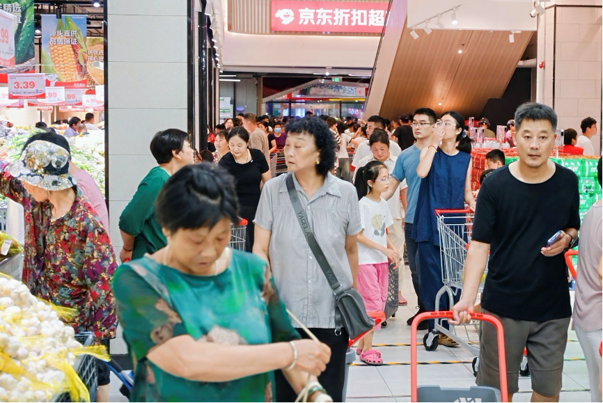 美團(tuán)和京東拼搶“線(xiàn)下折扣店”，劉強(qiáng)東現(xiàn)身“助陣”