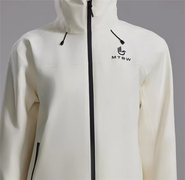 美特斯邦威暴雨級(jí)沖鋒衣新低 到手103元