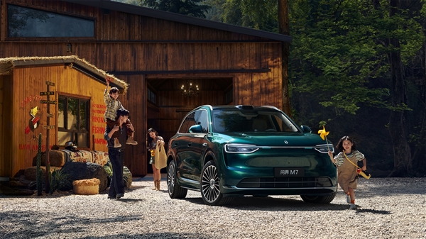 全車六盞小藍燈 全新問界M7發布即搭載華為ADS 4