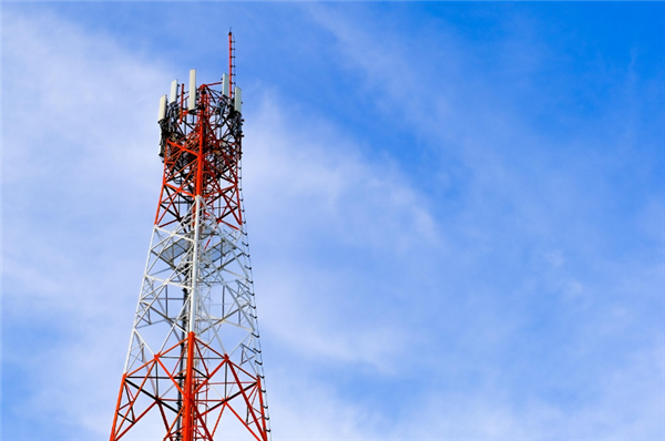 全球首款！我國科學家研發出可智能實現全頻段高速通信芯片