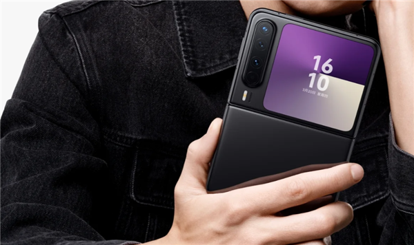 全球首款闊折疊手機 華為Pura X出貨量超70萬臺