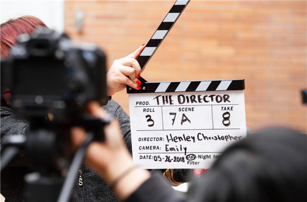 清華女博士回應(yīng)“拍短劇被指浪費(fèi)學(xué)歷”：搞科研更難